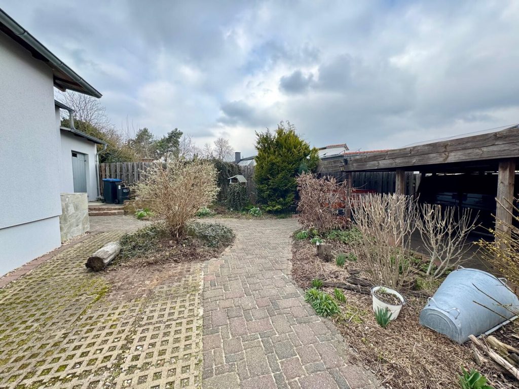 Immobilienangebot - Osternienburger Land - Alle - Modernisiertes Einfamilienhaus mit großem Grundstück, Pool & Keller in ruhiger Lage