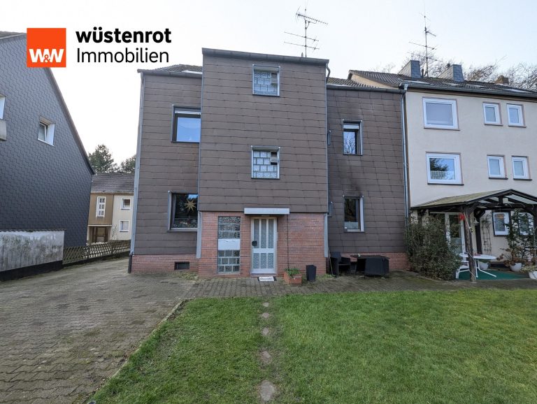 Immobilienangebot - Essen - Alle - Attraktives 4-Familienhaus mit flexibler Nutzung – Hauptwohnung auf Wunsch frei verfügbar!
