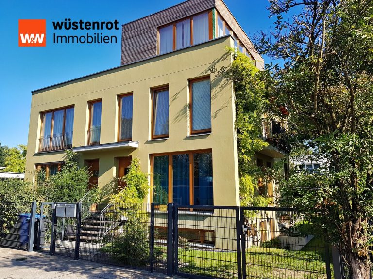 Immobilienangebot - Berlin / Altglienicke - Alle - Altglienicke: Moderne Eleganz: Ihre stilvolle Doppelhaushälfte im Townhouse-Stil mit Staffelgeschoss