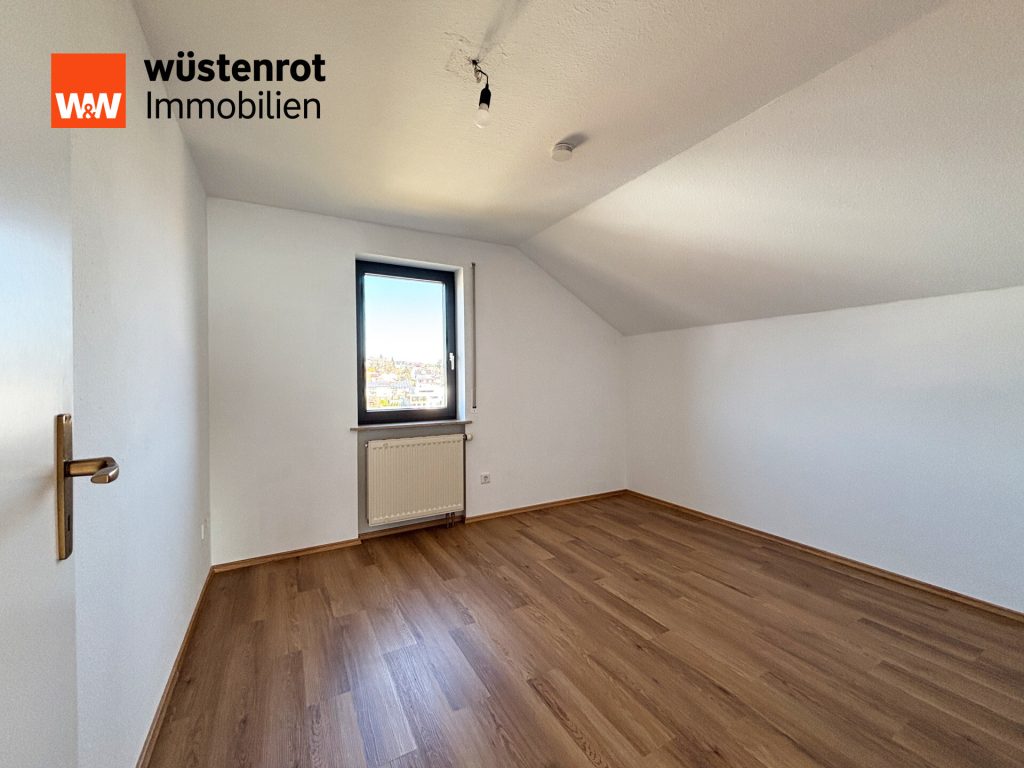 Immobilienangebot - Emmingen-Liptingen / Emmingen - Alle - Heimkommen & Durchatmen. 5 Zimmer auf 115 m². Familienidylle mit großem Garten, Keller und Garage.