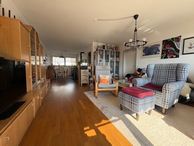 Immobilienangebot - Leonberg Höfingen - Alle - Große, helle 4 Zimmer Wohnung in Leonberg - Höfingen!