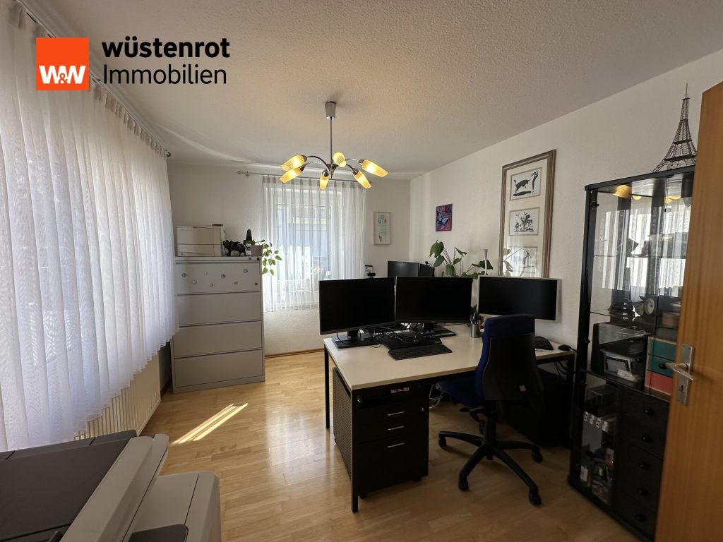 Immobilienangebot - Burladingen / Killer - Alle - Wohnen mit Komfort: Großzügiges Haus mit Garten und viel Stauraum
