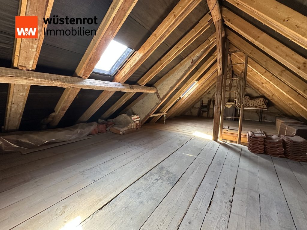 Immobilienangebot - Burladingen / Killer - Alle - Wohnen mit Komfort: Großzügiges Haus mit Garten und viel Stauraum