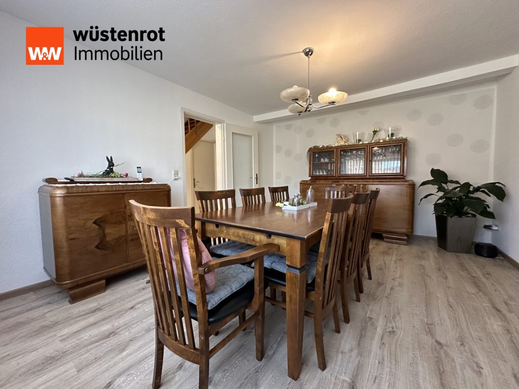 Immobilienangebot - Burladingen / Killer - Alle - Wohnen mit Komfort: Großzügiges Haus mit Garten und viel Stauraum