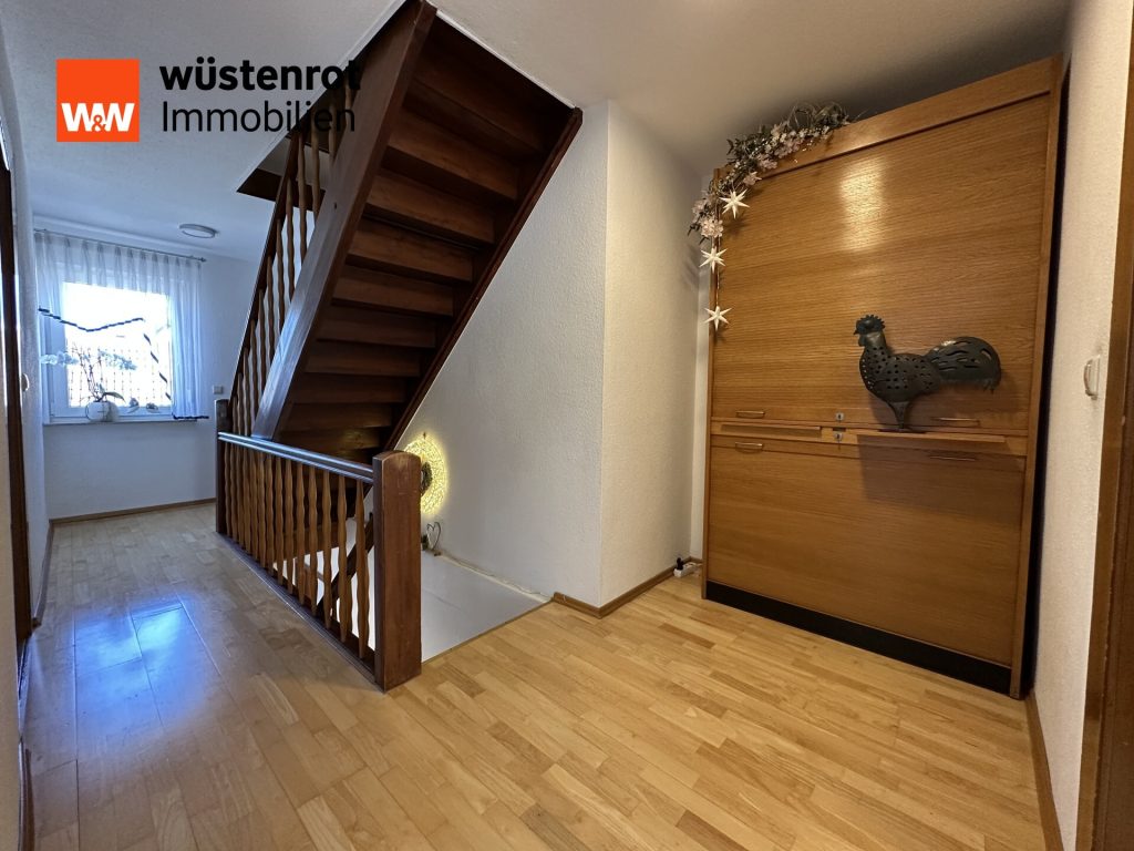 Immobilienangebot - Burladingen / Killer - Alle - Wohnen mit Komfort: Großzügiges Haus mit Garten und viel Stauraum