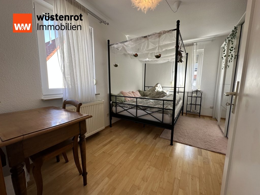 Immobilienangebot - Burladingen / Killer - Alle - Wohnen mit Komfort: Großzügiges Haus mit Garten und viel Stauraum