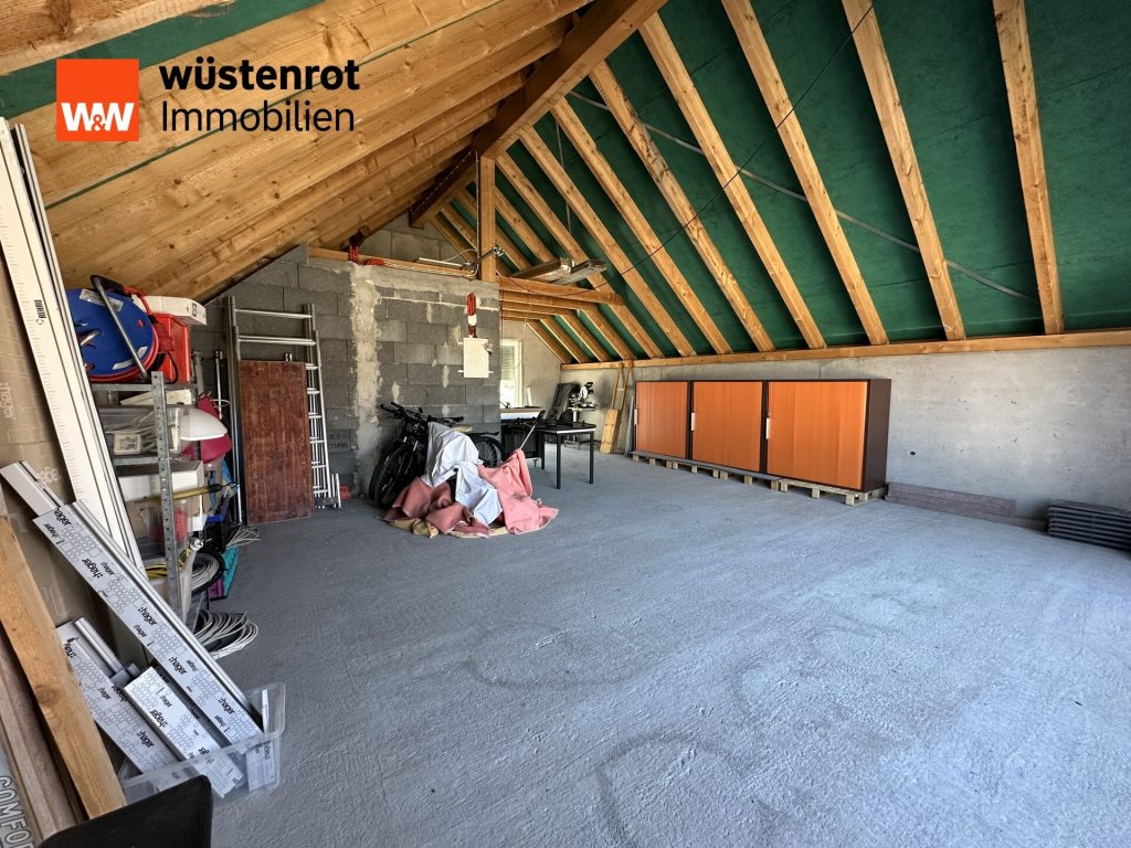 Immobilienangebot - Burladingen / Killer - Alle - Wohnen mit Komfort: Großzügiges Haus mit Garten und viel Stauraum
