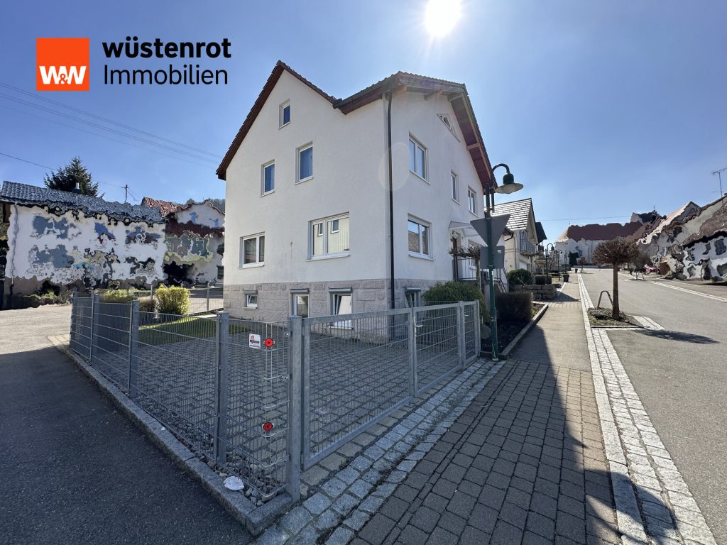 Immobilienangebot - Burladingen / Killer - Alle - Wohnen mit Komfort: Großzügiges Haus mit Garten und viel Stauraum