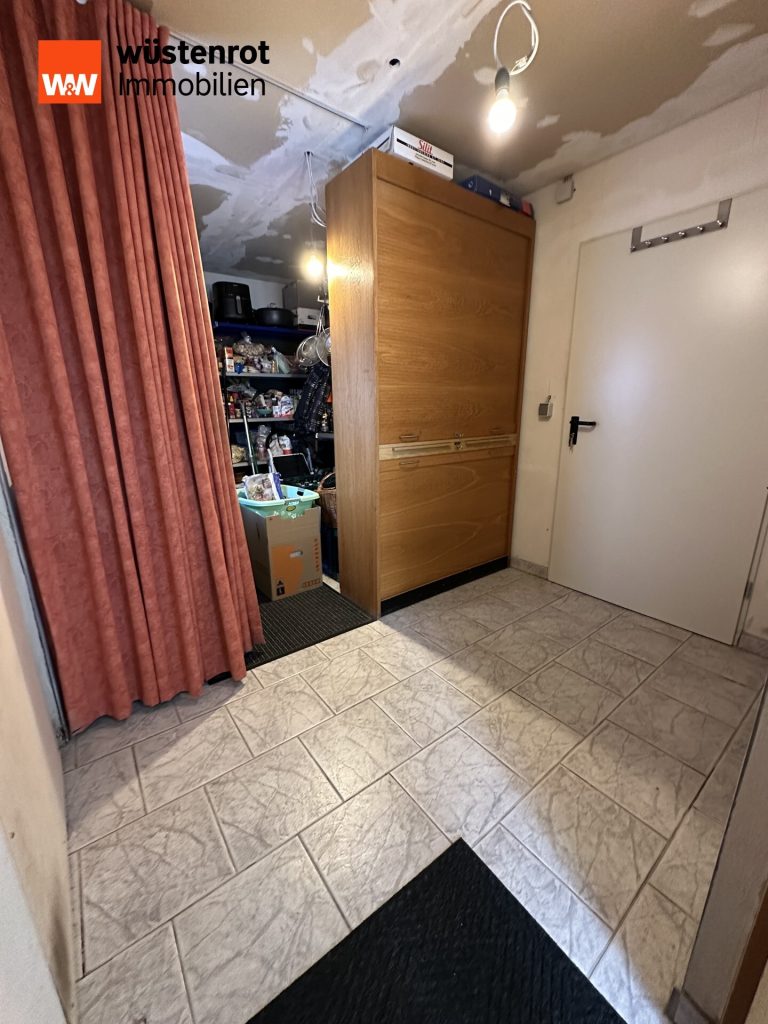 Immobilienangebot - Burladingen / Killer - Alle - Wohnen mit Komfort: Großzügiges Haus mit Garten und viel Stauraum