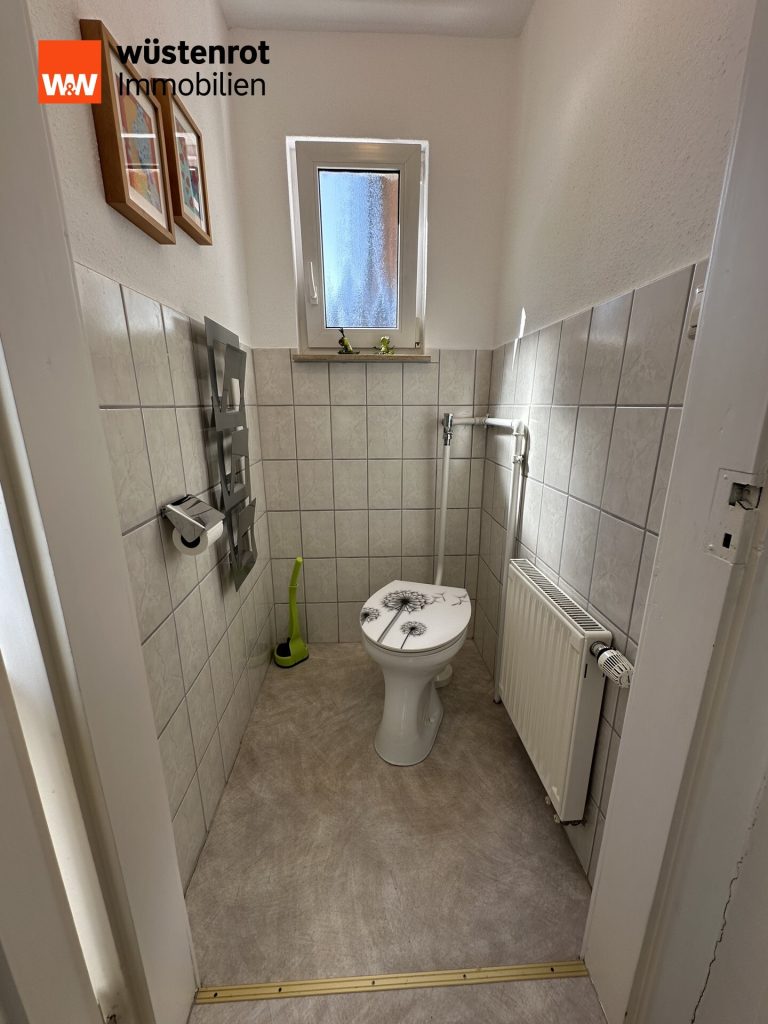 Immobilienangebot - Burladingen / Killer - Alle - Wohnen mit Komfort: Großzügiges Haus mit Garten und viel Stauraum