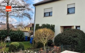 Immobilienangebot - Feuchtwangen - Alle - Reserviert: Feuchtwangen- gepflegtes Reihenendhaus mit großem Grundstück und Garage.
