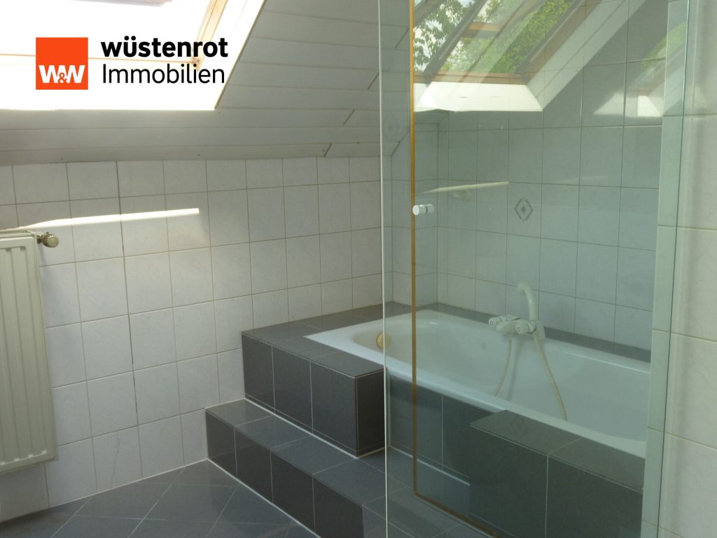 Immobilienangebot - Solingen / Wald - Alle - xxx Kaufpreissenkung xxx-Freistehendes Einfamilienhaus auf großem Grundstück in Solingen-Wald