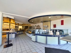 Immobilienangebot - Blomberg / Istrup - Alle - vielseitige Nutzungsmöglichkeiten - Wohn- und Geschäftshaus mit ehemaliger Bäckerei in Blomberg