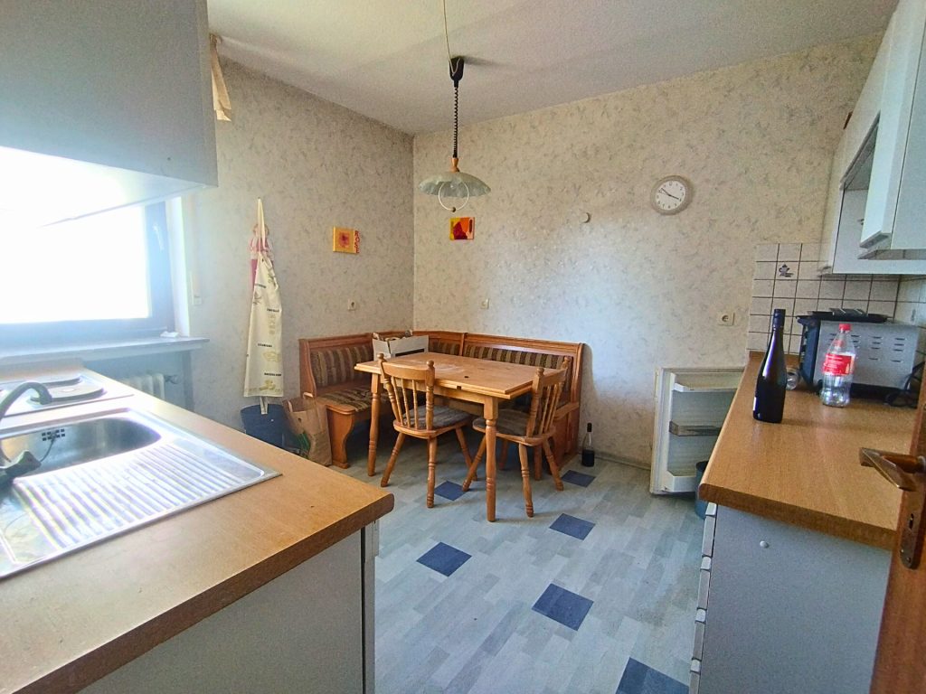 Immobilienangebot - Blomberg / Istrup - Alle - vielseitige Nutzungsmöglichkeiten - Wohn- und Geschäftshaus mit ehemaliger Bäckerei in Blomberg