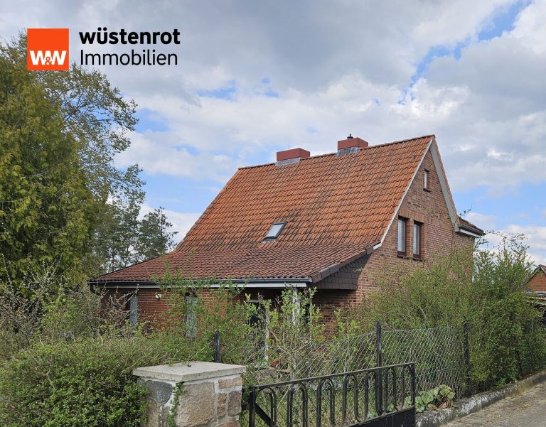 Immobilienangebot - Suderburg - Alle - EFH mit großem Grundstück und Nebengebäude in Suderburg/Bahnsen...
