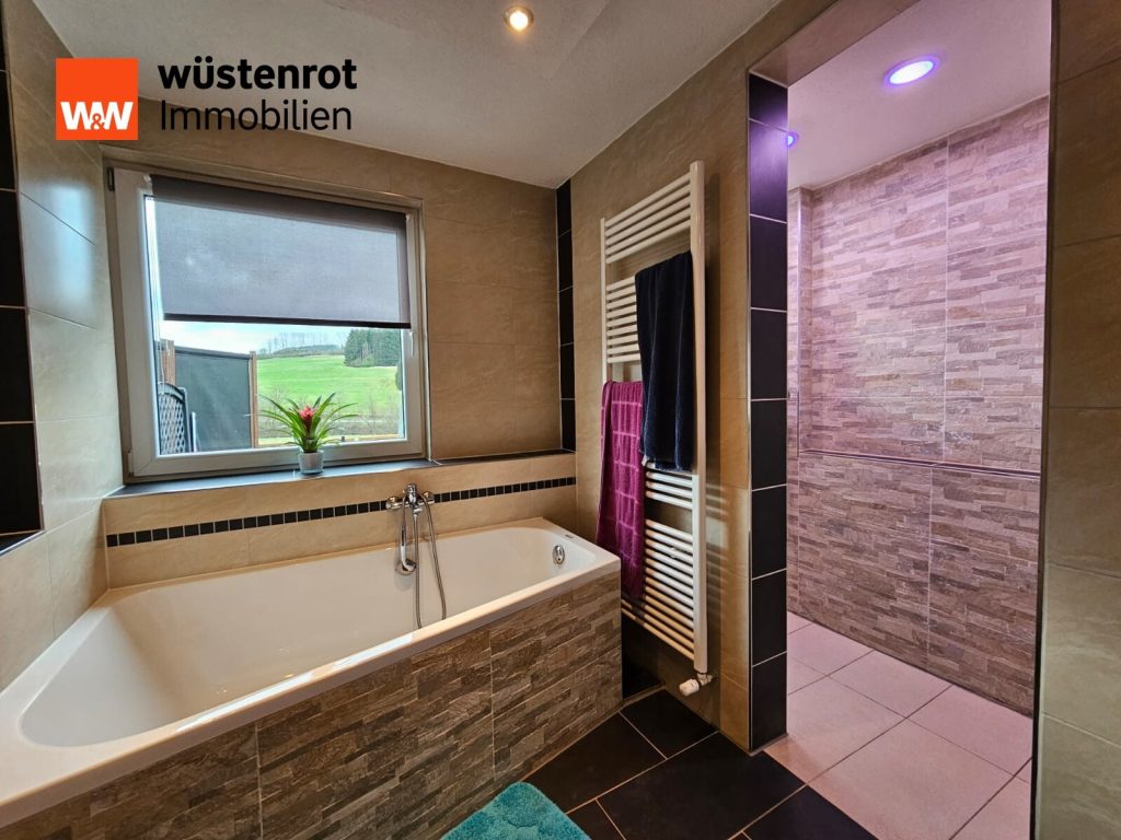 Immobilienangebot - Wellendingen - Alle - Halten Sie Ihre Pferde direkt an Ihrem wundervollen neuen Domizil in bester Lage von Wellendingen.