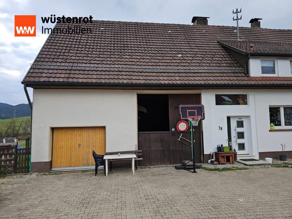 Immobilienangebot - Wellendingen - Alle - Halten Sie Ihre Pferde direkt an Ihrem wundervollen neuen Domizil in bester Lage von Wellendingen.