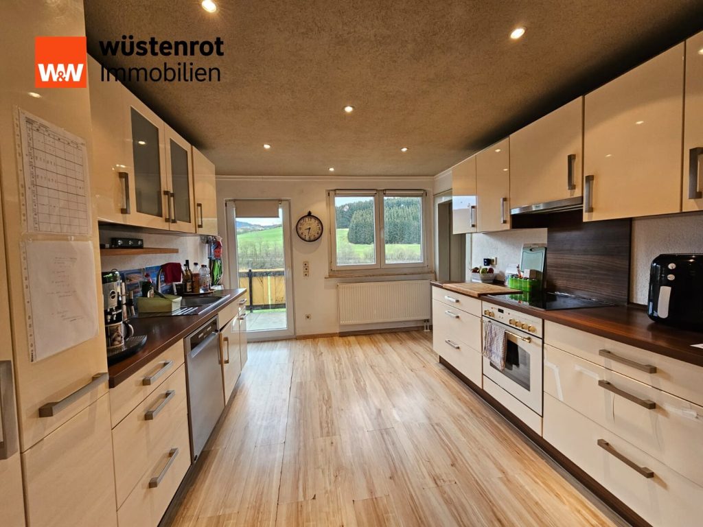 Immobilienangebot - Wellendingen - Alle - Halten Sie Ihre Pferde direkt an Ihrem wundervollen neuen Domizil in bester Lage von Wellendingen.