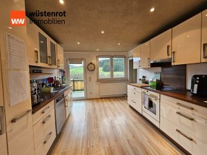 Immobilienangebot - Wellendingen - Alle - Halten Sie Ihre Pferde direkt an Ihrem wundervollen neuen Domizil in bester Lage von Wellendingen.