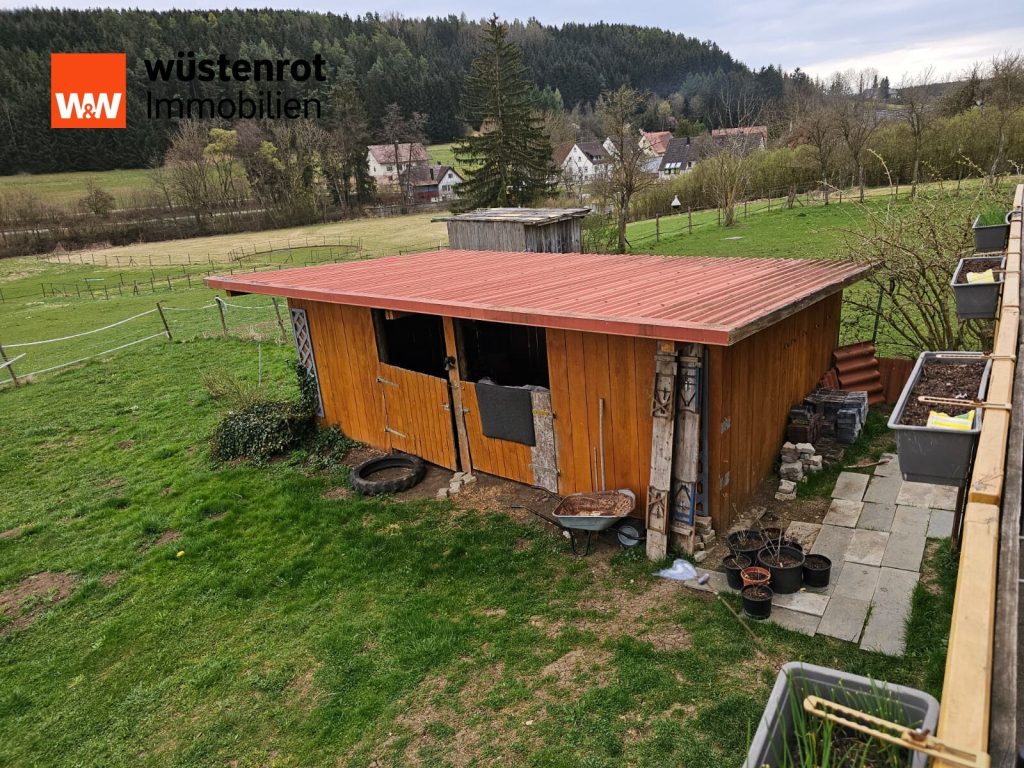 Immobilienangebot - Wellendingen - Alle - Halten Sie Ihre Pferde direkt an Ihrem wundervollen neuen Domizil in bester Lage von Wellendingen.