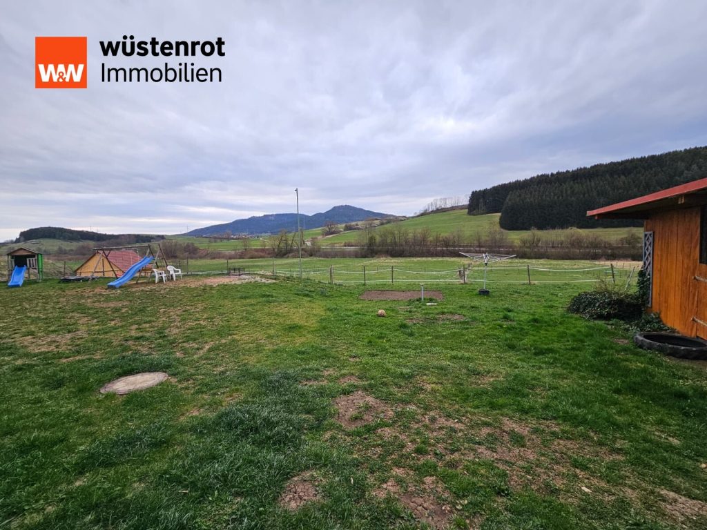 Immobilienangebot - Wellendingen - Alle - Halten Sie Ihre Pferde direkt an Ihrem wundervollen neuen Domizil in bester Lage von Wellendingen.