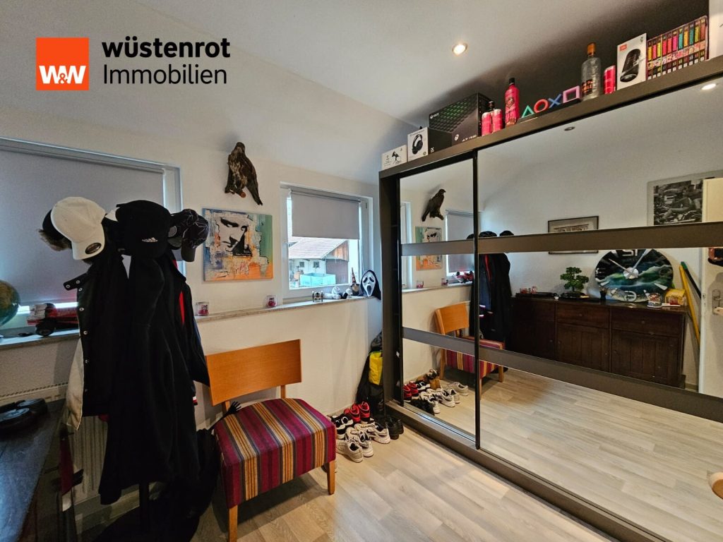 Immobilienangebot - Wellendingen - Alle - Halten Sie Ihre Pferde direkt an Ihrem wundervollen neuen Domizil in bester Lage von Wellendingen.