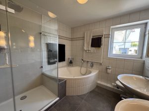 Immobilienangebot - Kißlegg / Waltershofen - Alle - Sonnendurchflutetes Traumhaus in herrlicher Allgäuer Lage – einziehen und wohlfühlen!