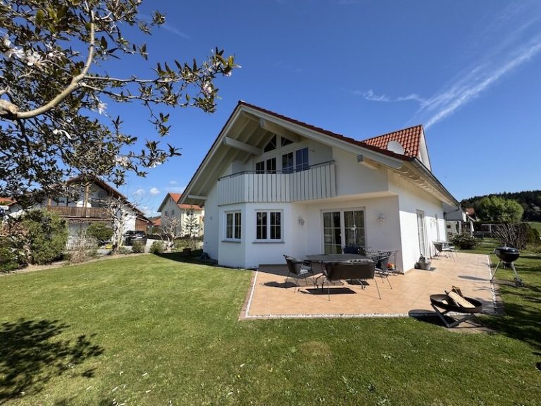 Immobilienangebot - Kißlegg / Waltershofen - Alle - Sonnendurchflutetes Traumhaus in herrlicher Allgäuer Lage – einziehen und wohlfühlen!