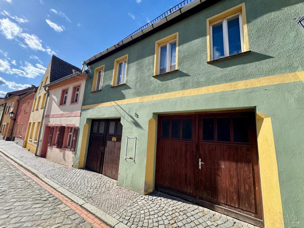 Immobilienangebot - Luckau - Alle - Einmalige Gelegenheit in bester Lage: Stadthäuser mit Innenhof, Werkstatt & Ausbaumöglichkeit am Park