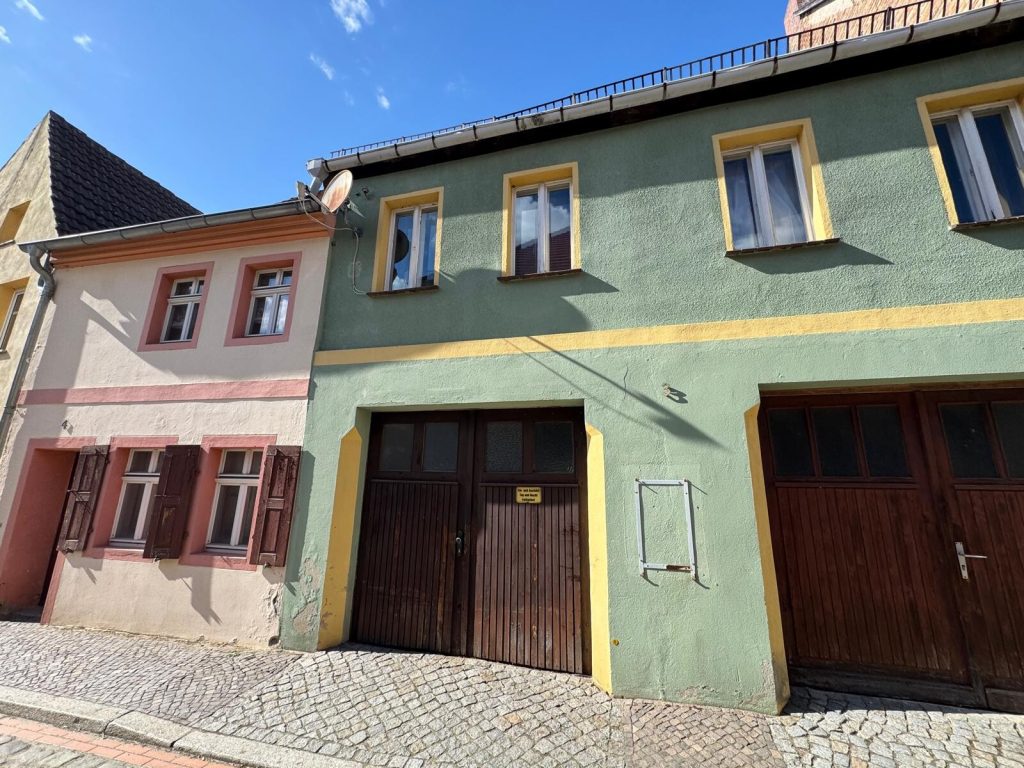Immobilienangebot - Luckau - Alle - Einmalige Gelegenheit in bester Lage: Stadthäuser mit Innenhof, Werkstatt & Ausbaumöglichkeit am Park