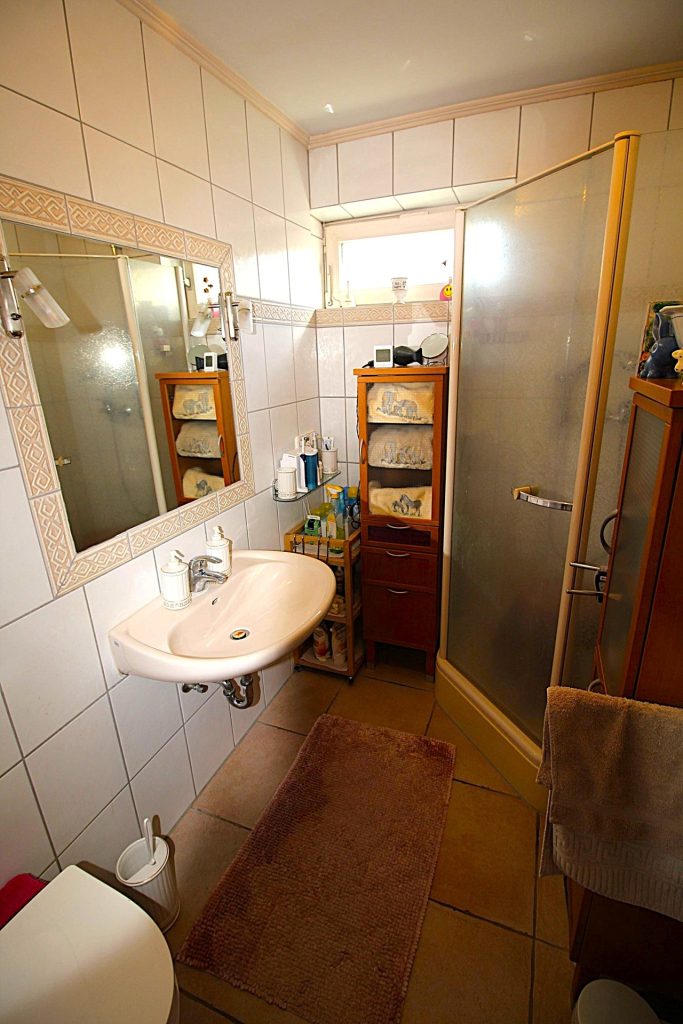 Immobilienangebot - Köln - Alle - Gepflegter Flachdach-Bungalow auf traumhaftem Sonnengrundstück in begehrter Lage von Köln Lindweiler