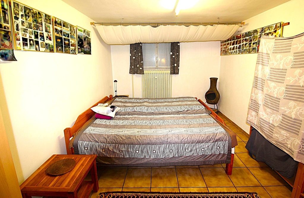 Immobilienangebot - Köln - Alle - Gepflegter Flachdach-Bungalow auf traumhaftem Sonnengrundstück in begehrter Lage von Köln Lindweiler