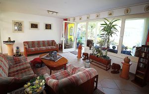 Immobilienangebot - Köln - Alle - Gepflegter Flachdach-Bungalow auf traumhaftem Sonnengrundstück in begehrter Lage von Köln Lindweiler