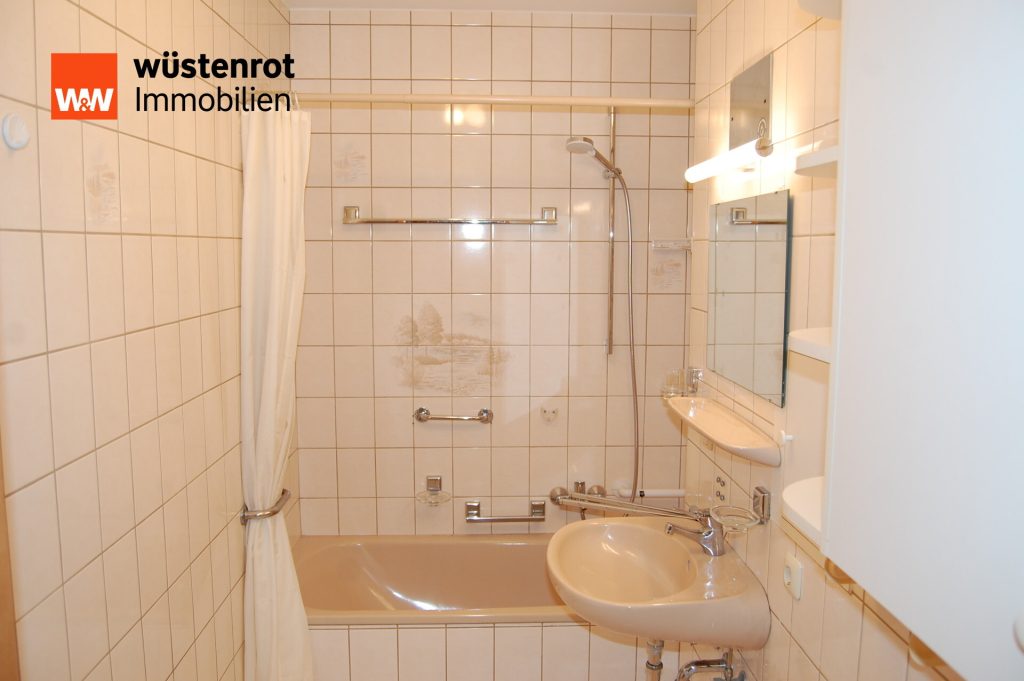 Immobilienangebot - Deggendorf - Alle - "Sonnig wohnen" - attraktive 3-Zimmer-Wohnung mit  Dachterrasse im Zentrum von Deggendorf