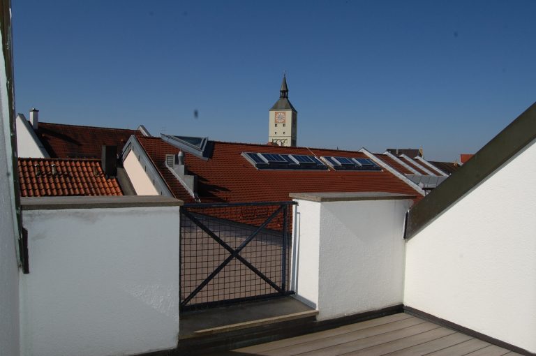 Immobilienangebot - Deggendorf - Alle - "Sonnig wohnen" - attraktive 3-Zimmer-Wohnung mit  Dachterrasse im Zentrum von Deggendorf