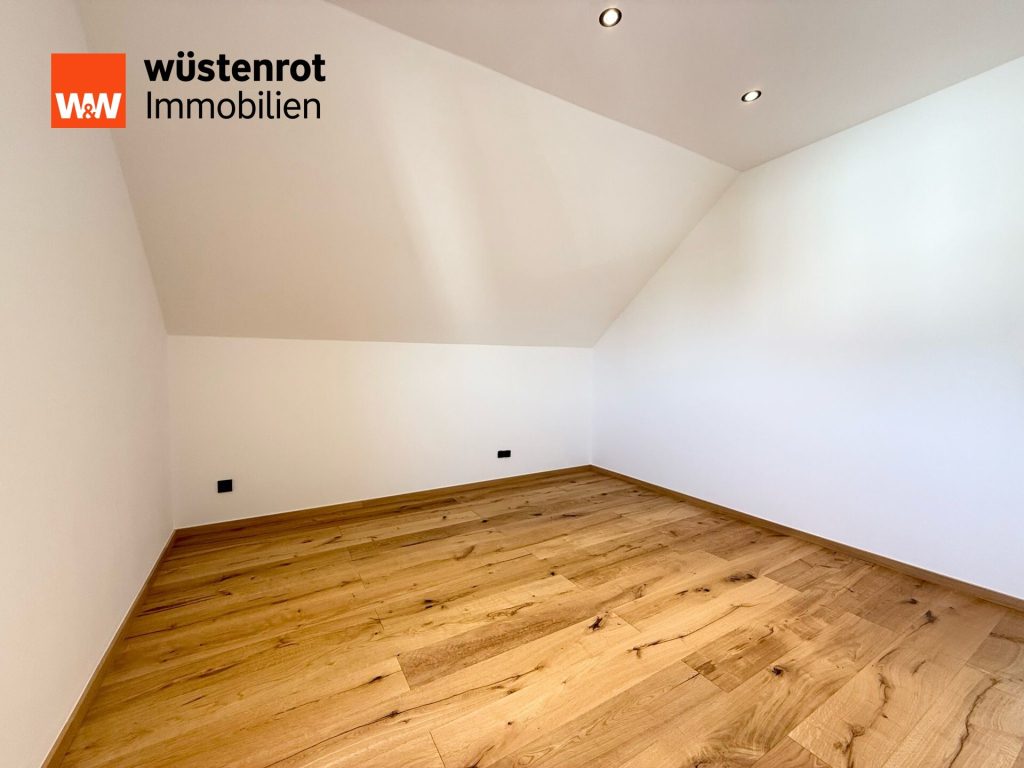 Immobilienangebot - Straubing - Alle - Penthouse-Feeling! Stylische 2,5-Zimmer-Wohnung mit Balkon, Dachterrasse & 2 Duplex-Stellplätzen