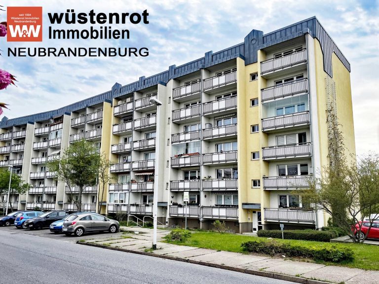 Immobilienangebot - Neubrandenburg - Alle - MIT BALKON UND KELLERRAUM: RENOVIERTE UND HELLE DREI-RAUM-WOHNUNG