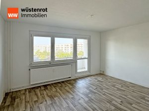 Immobilienangebot - Neubrandenburg - Alle - MIT BALKON UND KELLERRAUM: RENOVIERTE UND HELLE DREI-RAUM-WOHNUNG