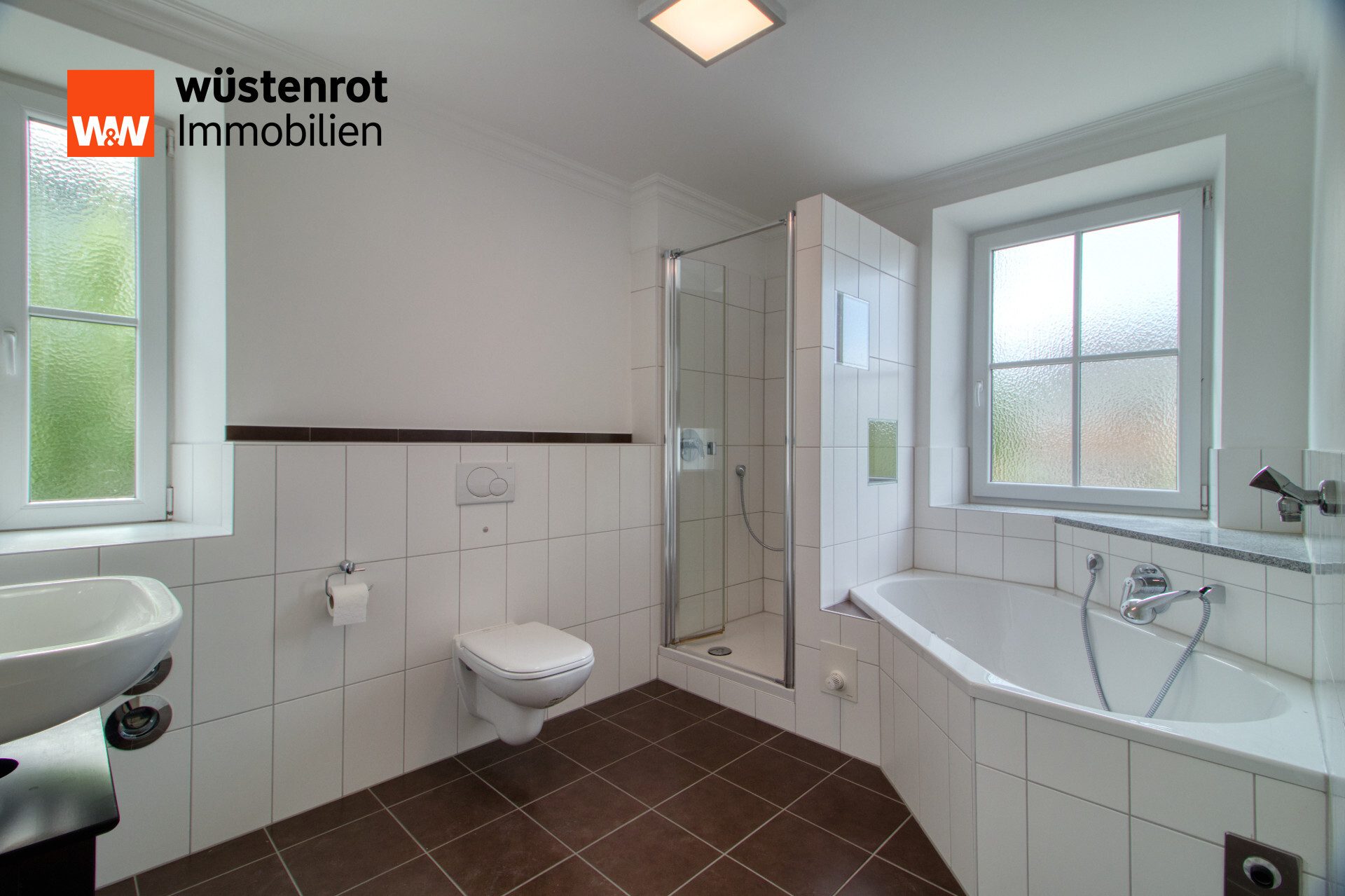 Immobilienangebot - Stephanskirchen - Alle - Alles neu! Modernisierte 3-Zi.-EG-Wohnung in bevorzugter Wohnlage!