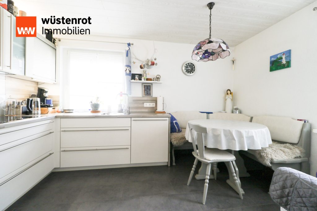 Immobilienangebot - Hof - Alle - Gemeinsam Wohnen - Individuell Leben. Top-Gepflegte Doppelhaushälfte in beliebter Lage von Hof.
