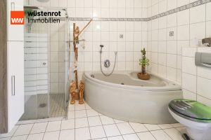 Immobilienangebot - Hof - Alle - Gemeinsam Wohnen - Individuell Leben. Top-Gepflegte Doppelhaushälfte in beliebter Lage von Hof.