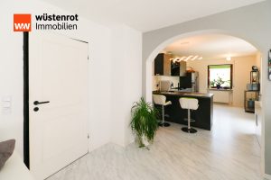 Immobilienangebot - Schönwald - Alle - Gepflegtes 3-Familienhaus inkl. 2 Garagen und Carport für Ihr Wohnmobil!