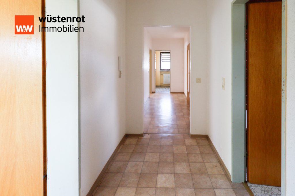 Immobilienangebot - Schönwald - Alle - Gepflegtes 3-Familienhaus inkl. 2 Garagen und Carport für Ihr Wohnmobil!