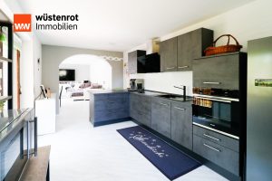 Immobilienangebot - Schönwald - Alle - Gepflegtes 3-Familienhaus inkl. 2 Garagen und Carport für Ihr Wohnmobil!