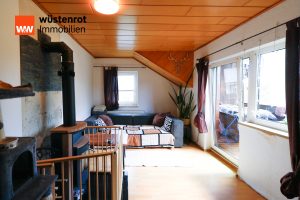Immobilienangebot - Schönwald - Alle - Gepflegtes 3-Familienhaus inkl. 2 Garagen und Carport für Ihr Wohnmobil!