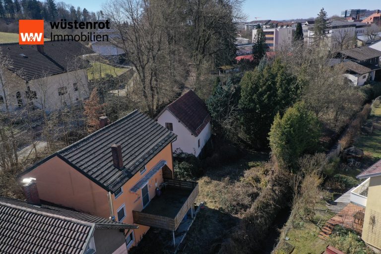 Immobilienangebot - Deggendorf - Alle - Seltene Gelegenheit! Top Grundstück in Deggendorf mit EFH + Nebengebäude und viel Potenzial!