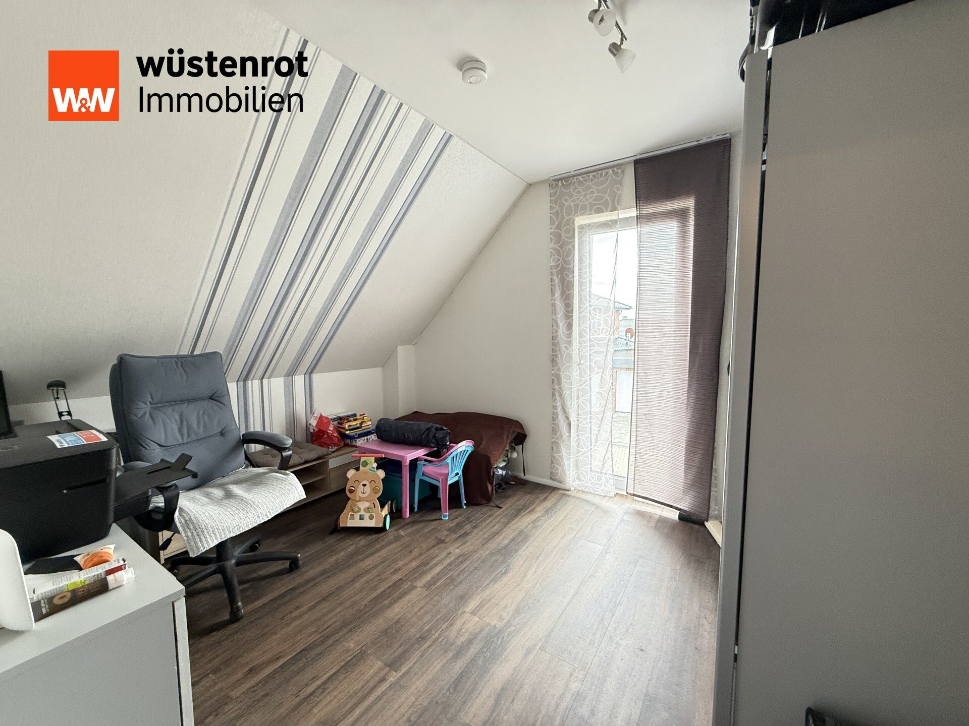 Immobilienangebot - Ehra-Lessien - Alle - Zeitgemäß wohnen – energieeffizientes Einfamilienhaus (A+) in gepflegter Siedlung!