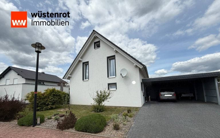 Immobilienangebot - Ehra-Lessien - Alle - Ich bin ein erst 8 Jahre altes Haus mit Carport und großem Grundstück und suche eine neue Familie!