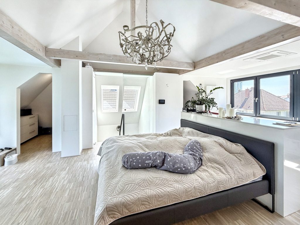 Immobilienangebot - Heddesheim - Alle - Modernes sowie exklusives Einfamilienhaus mit viel Platz zur Entfaltung inkl. Gartenpool und Sauna.