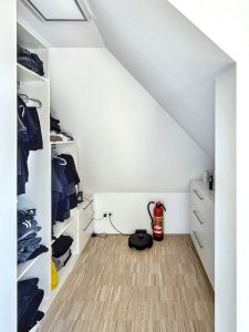 Immobilienangebot - Heddesheim - Alle - Modernes sowie exklusives Einfamilienhaus mit viel Platz zur Entfaltung inkl. Gartenpool und Sauna.